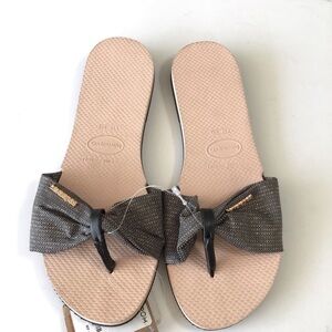HAVAIANAS us 9/10 NWT